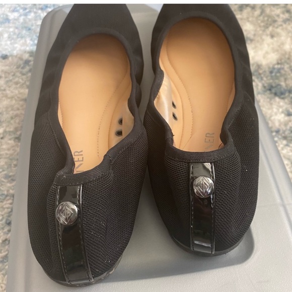 Pointed Toe Donald Pliner Ballet Flats - Slip- On & comfy!!! - Picture 3 of 4